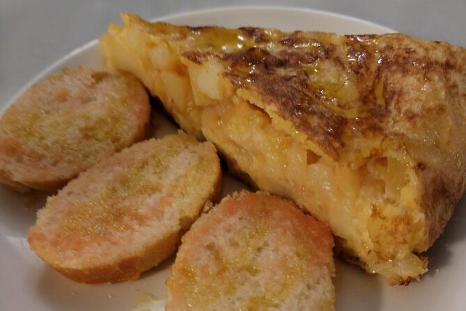History and culture with tapas dinner - What the tapas dinner adds