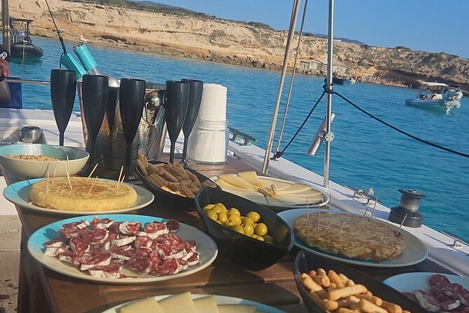 Ibiza: Private Sailboat with Tapas, Open Bar & Music - Timing Problems Are the Main Risk