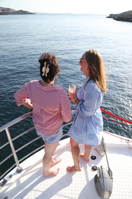 Ibiza: Scenic Cruise with Tapas and Drinks - Tapas, cava, and a relaxed onboard rhythm