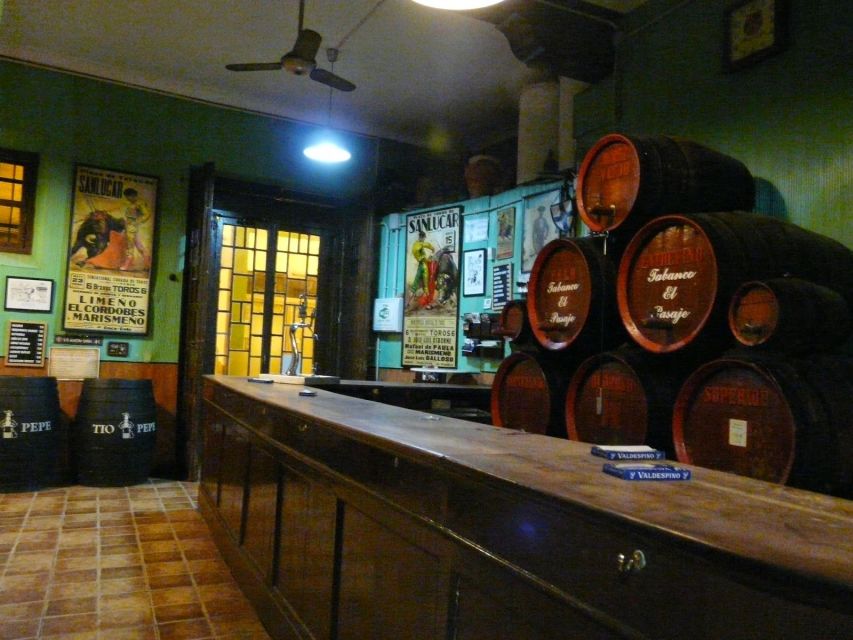 Jerez: Traditional Tapas Tour - Walking through Jerez’s historic center