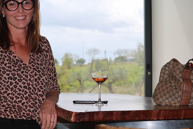Lagos, Portimão & Carvoeiro: Wine Tasting, Tapas & Music Tour - Paulo, Gorete, and the live Portuguese music