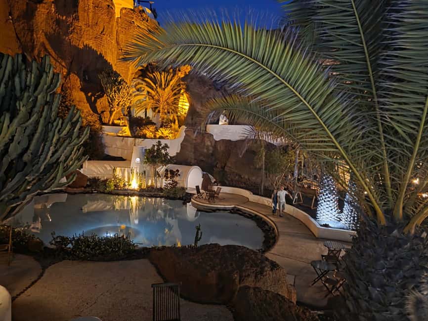 Lanzarote: Evening Tapas, Winery & Lagomar Experience - Why this evening tour works