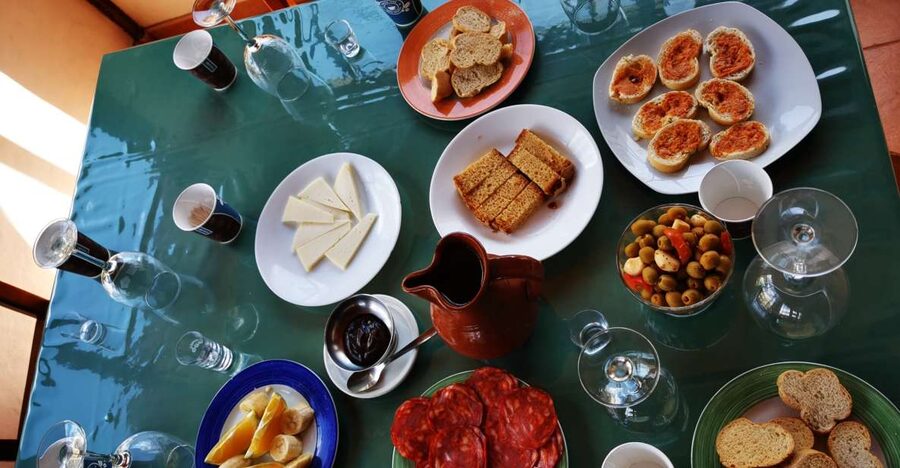 Las Palmas: 100% Local Tapas & Beach views - Practical details that affect your day