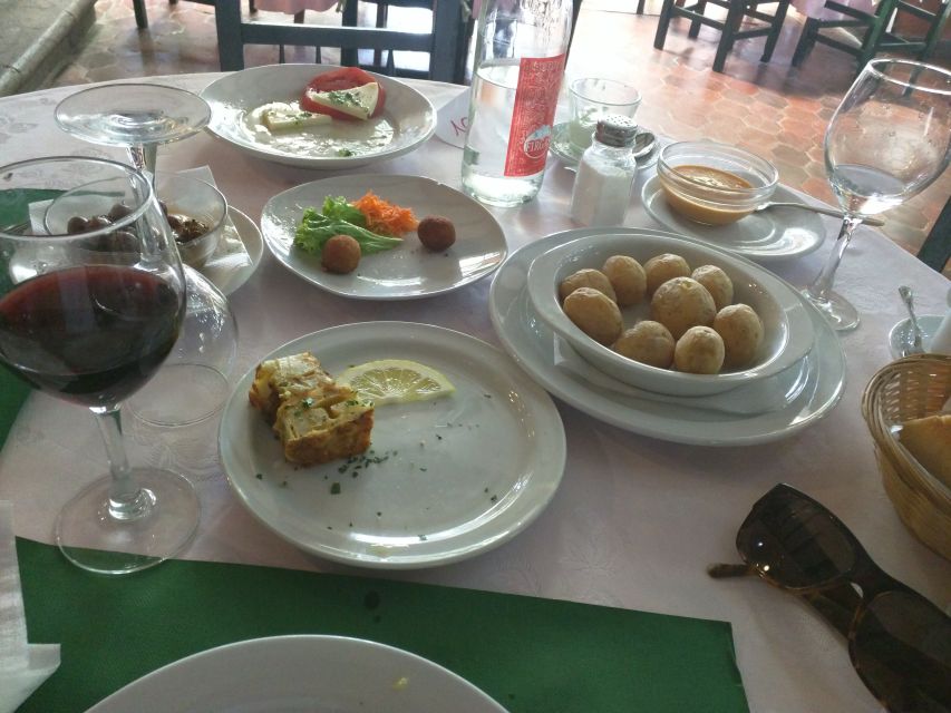 Las Palmas: Private Old City Guided Walking Tour with Tapas - Is $65 per person good value?