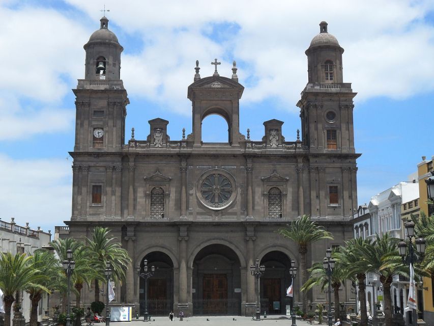 Las Palmas: Tapas and Drinks in the Beauty of the Old City - More than food: buildings, stories, and practical advice