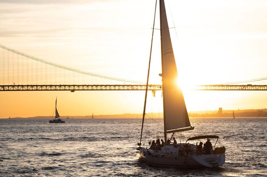 Lisbon: Alfama Charms, Tapas, Wine and Sunset Boat Cruise - Starting in Praça Dom Pedro IV