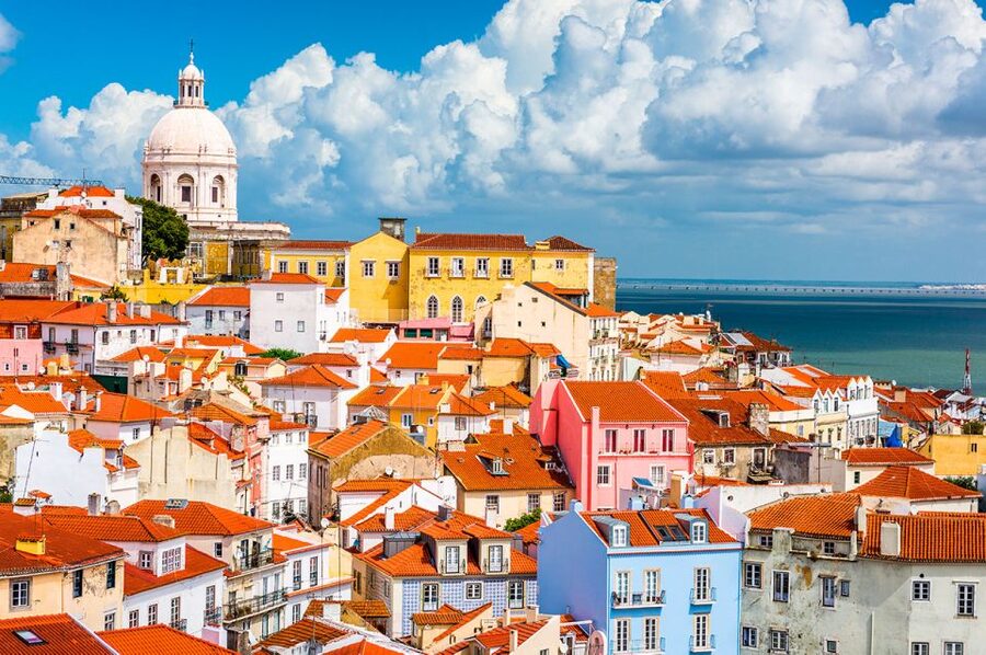 Lisbon: Alfama Charms, Tapas, Wine and Sunset Boat Cruise - The guides make the difference