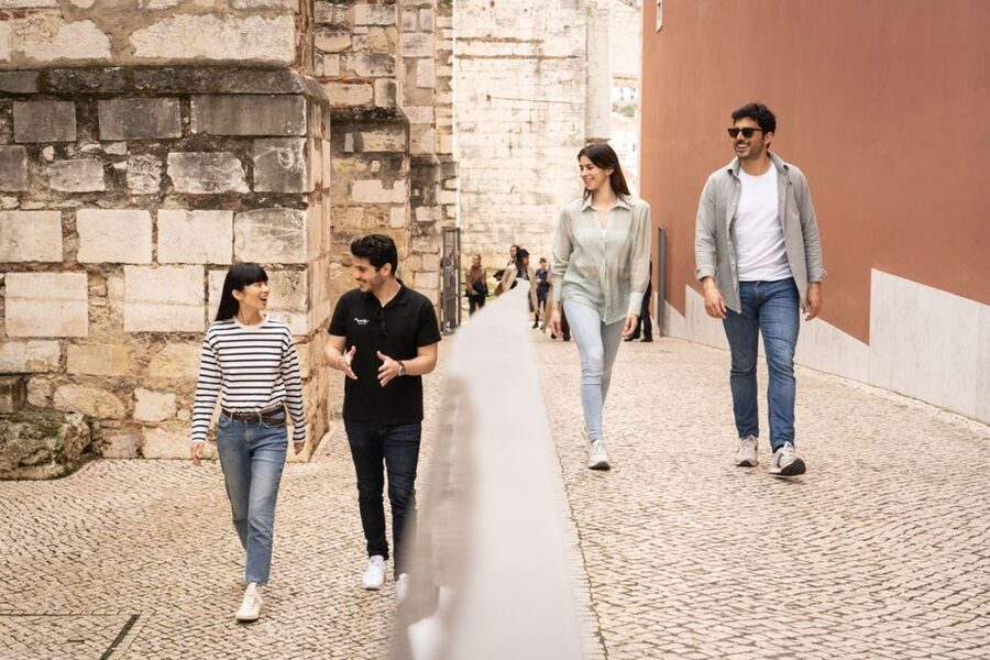 Lisbon: Alfama Charms, Tapas, Wine and Sunset Boat Cruise - Who should book this Lisbon evening?