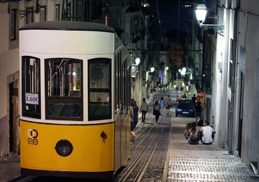 Lisbon: Fado Vadio Tour with Portuguese Tapas - Chiado, Bica, and Bairro Alto after dark