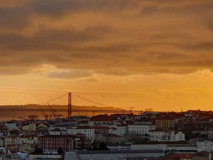 Lisbon: Private Highlights Tuk-Tuk Tour with Tapas and Wine - A gentle introduction from the Hard Rock Cafe