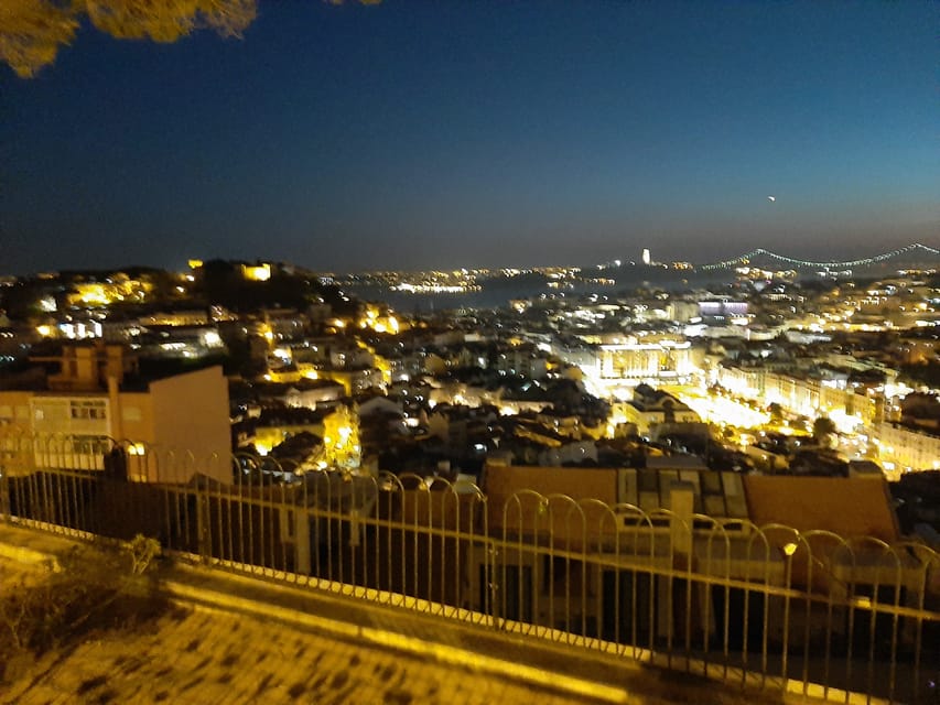 Lisbon: Private Highlights Tuk-Tuk Tour with Tapas and Wine - Timing, comfort, and practical details
