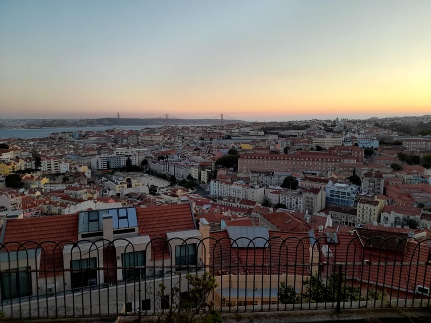Lisbon: Private Highlights Tuk-Tuk Tour with Tapas and Wine - Lisbon Cathedral and the first look at the old town