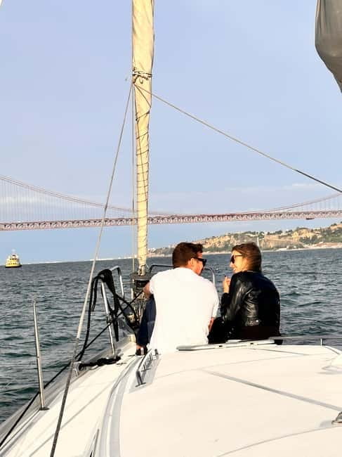 Lisbon: Romantic Cruise with Wine & Portuguese Tapas - Starting at Bom Sucesso Marina in Belém
