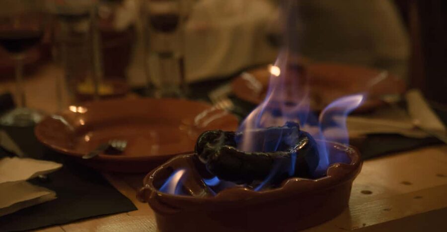 Lisbon: Tapas & Drinks with Fado Live Performance - Portuguese food, served in generous waves