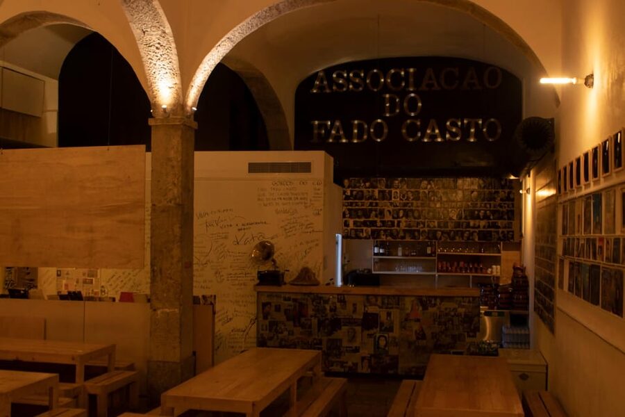 Lisbon: Tapas & Drinks with Fado Live Performance - Why the music matters, even without Portuguese