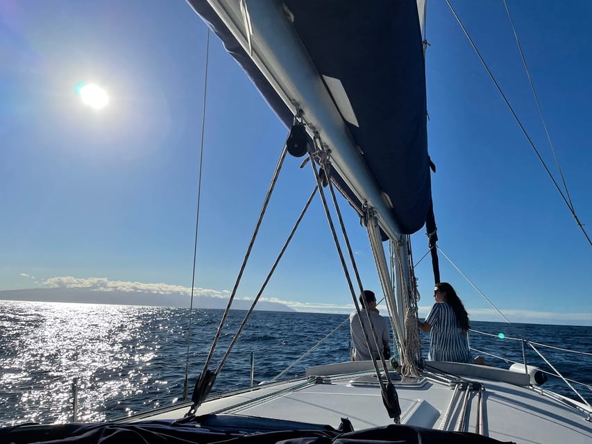 Los Gigantes: Sailing Excursion with Swimming, Drink & Tapas - Swimming and snorkeling beside the cliffs