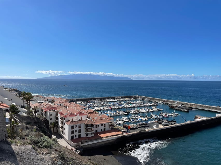 Los Gigantes: Sailing Excursion with Swimming, Drink & Tapas - What the crew adds to the experience