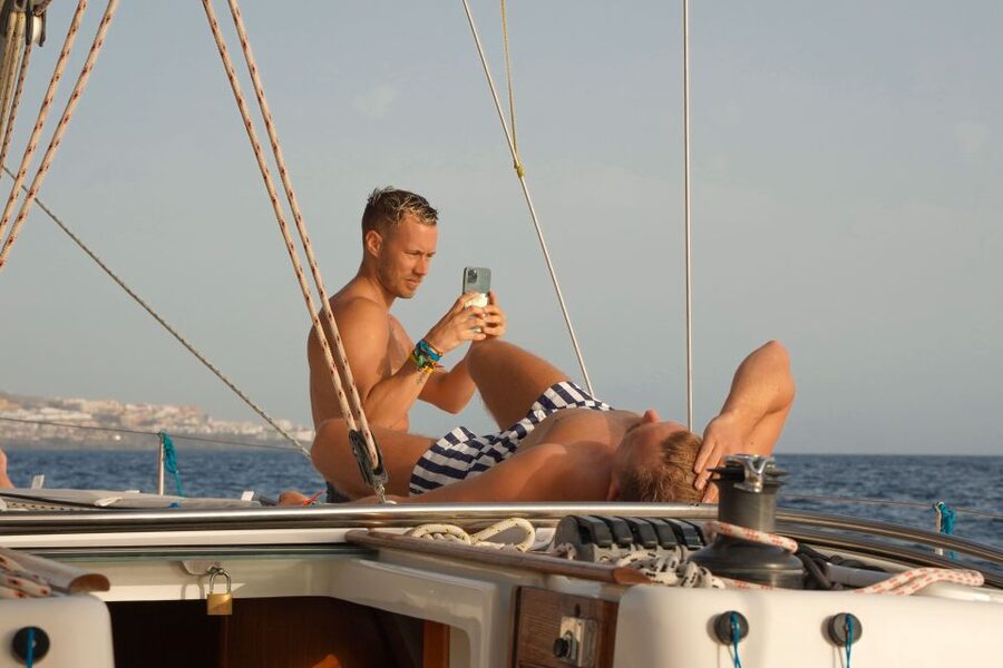 Los Gigantes: Sailing Excursion with Swimming, Drink & Tapas - Who should book this Los Gigantes cruise?