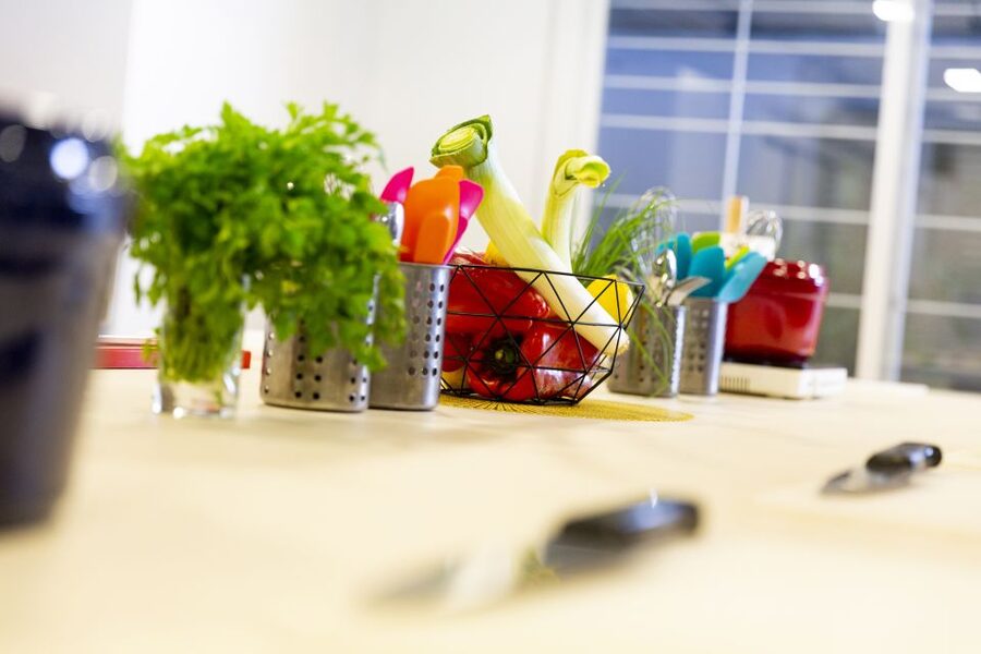 Madrid: 10 Tapas 2.5-Hour Cooking Class - Ten tapas from across Spain