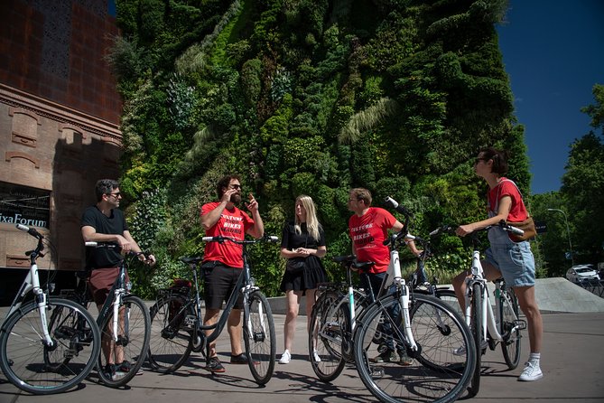 Madrid: 3 hour Guided Highlights Bike Tour with Optional Tapas - Why a bike is useful in central Madrid