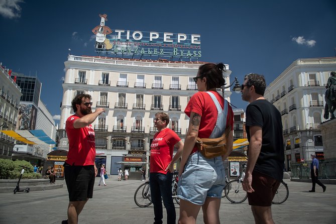 Madrid: 3 hour Guided Highlights Bike Tour with Optional Tapas - The city center gives way to Madrid’s art district