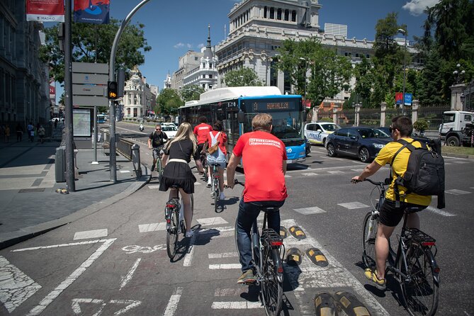 Madrid: 3 hour Guided Highlights Bike Tour with Optional Tapas - The guides make or break the experience