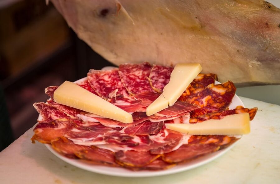 Madrid: Authentic Tapas Evening Tour with a side of History - Key points to know before booking
