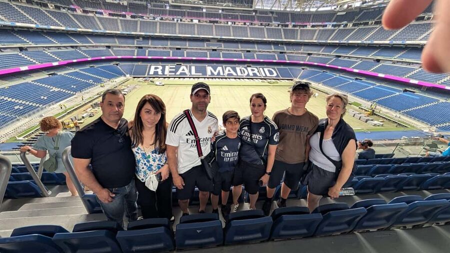 Madrid: Bernabeu Stadium and Museum Tour + Tapas - Meeting at Avenida de Concha Espina