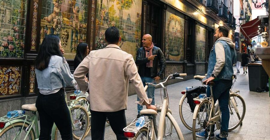 Madrid by Night: Vintage Bike Tour Highlights/Optional Tapas - Starting at Calle de Moratín, 29