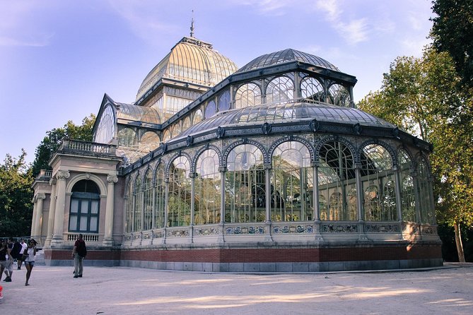 Madrid: El Retiro Park Guided Tour and Tapas - Why El Retiro makes a good first Madrid walk