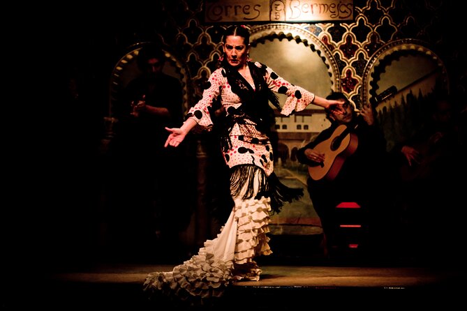 Madrid: Flamenco Show with Tapas or Drink in Tablao Las Tablas - What the evening at Las Tablas feels like