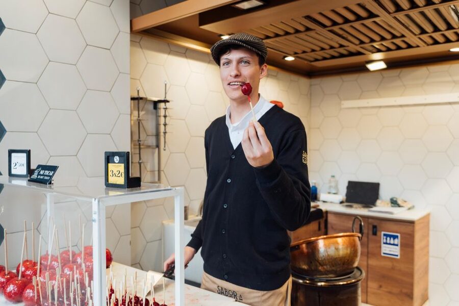 Madrid Guided Food Tour with Tapas and Spanish Wine - El Madrid de los Austrias and the walk to Plaza Mayor
