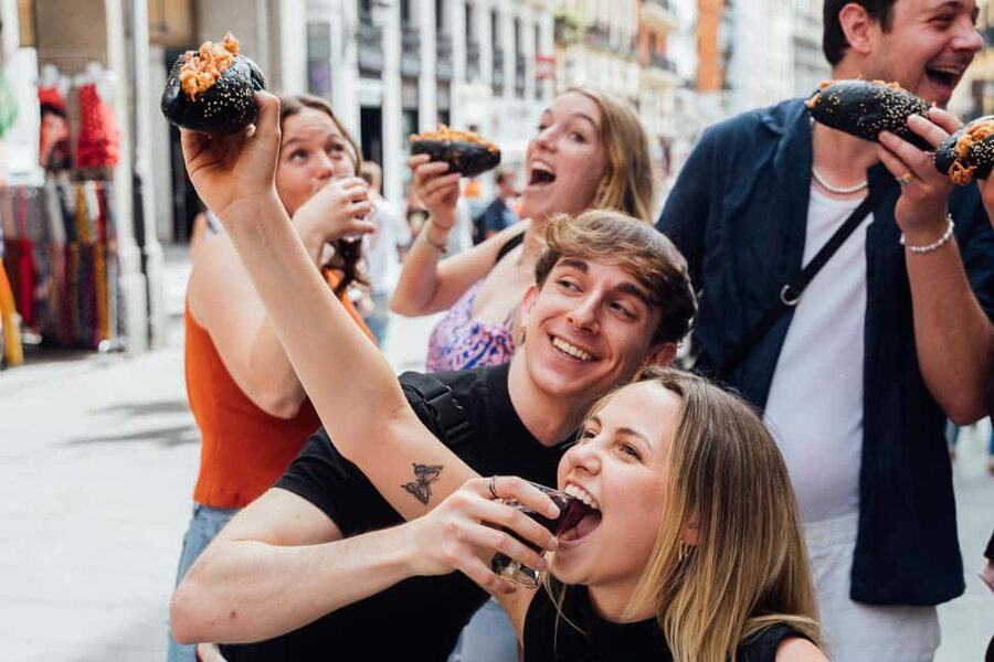 Madrid Guided Food Tour with Tapas and Spanish Wine - What the guide adds to the meal