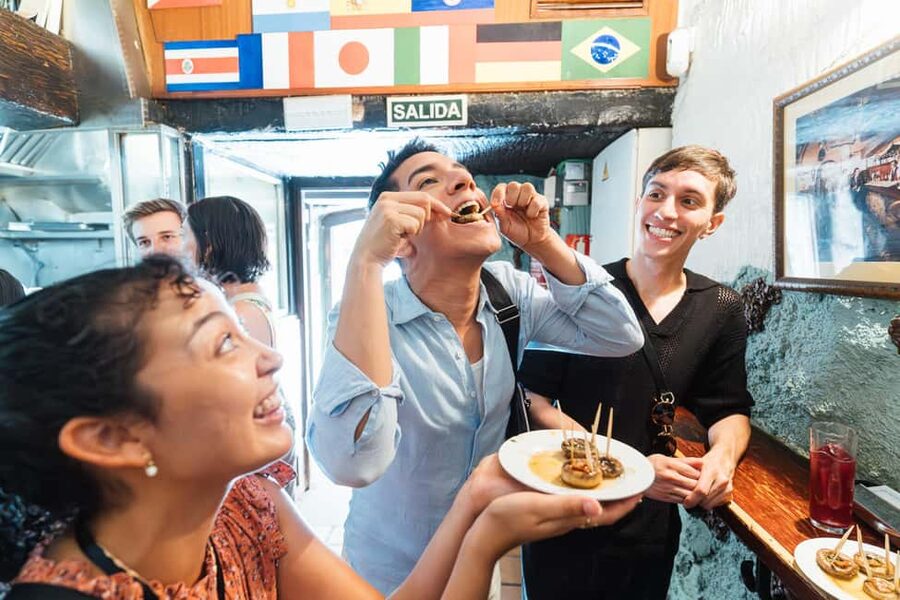 Madrid: Guided Food Tour with Tapas Tastings and Drinks - Sol and Madrid Centro, 45 minutes of city orientation