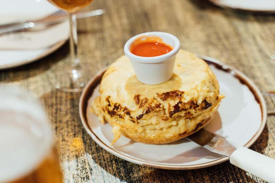Madrid: Guided Food Tour with Tapas Tastings and Drinks - Five eateries and nine tapas