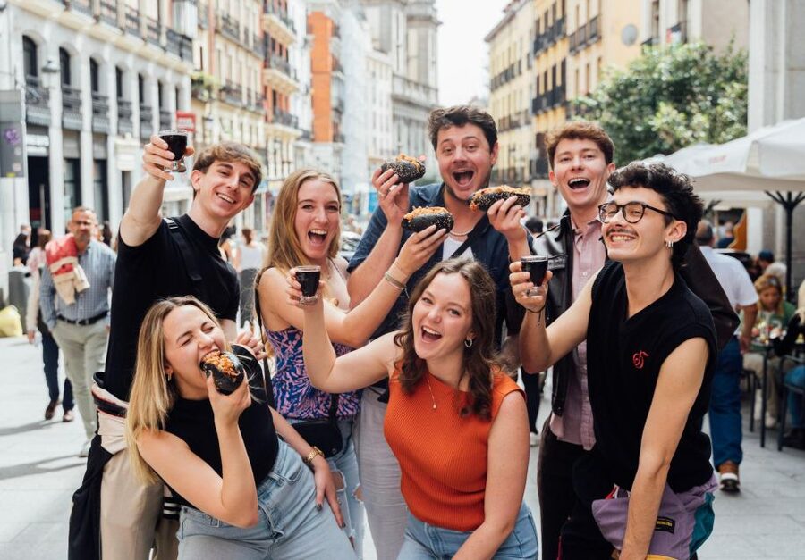 Madrid: Guided Tapas Food Tour with Dinner - Five drinks, from vermouth to tinto de verano