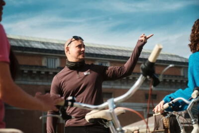 Highlights Guided Vintage Bike Tour and Tapas Option