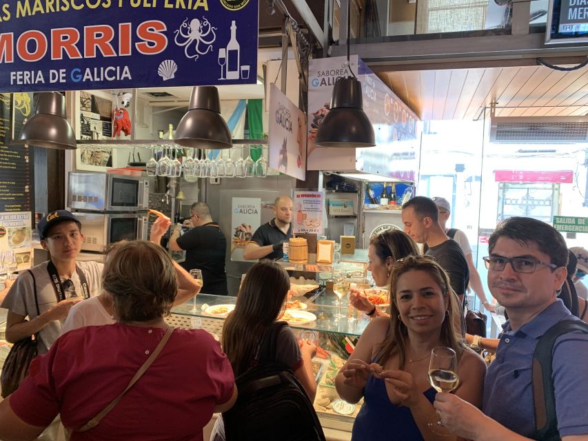 Madrid: History of Tapas Walking Tour and Tasting - Walking Madrid’s old streets before the first bite