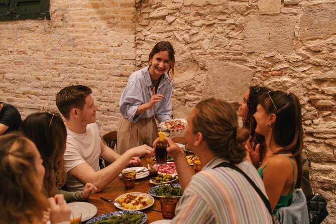 Madrid: Private Tapas & Wine Food Walking Tour in La Latina - Churros and hot chocolate near Plaza Mayor