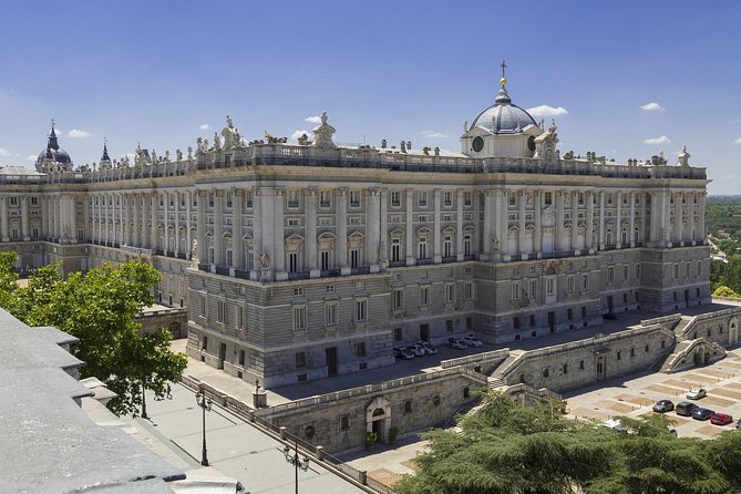 Madrid: Royal Palace Expert Guided Tour with Optional Tapas - The two-hour palace route