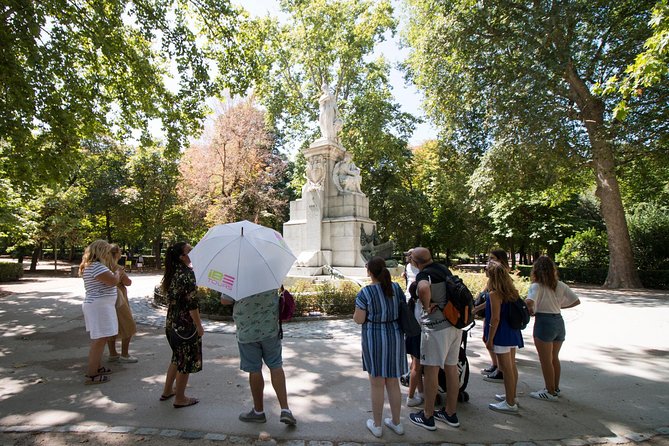 Madrid Royal Palace & Retiro Park Tour with Optional Tapas - A closer look at El Retiro Park
