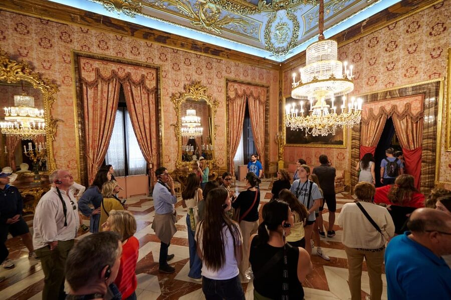 Madrid: Royal Palace Tour, Flamenco Show, & Tapas with Drink - Torres Bermejas and the flamenco performance