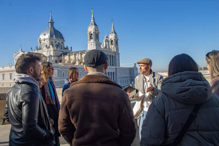 Madrid's Iconic Tapas, Taverns & History Experience - First bites and an introduction to tapeo