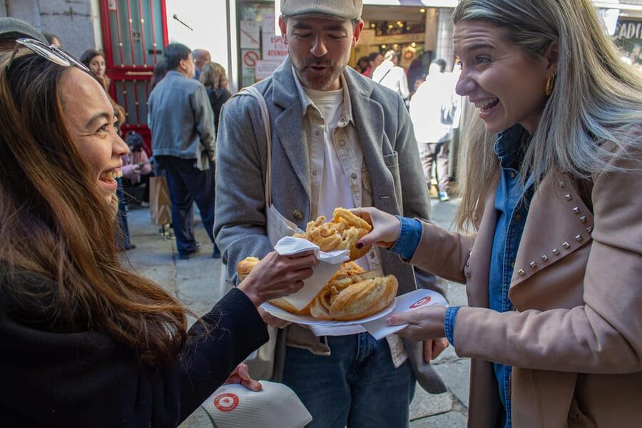 Madrid's Iconic Tapas, Taverns & History Experience - Royal Palace stories and the walk to Plaza Mayor