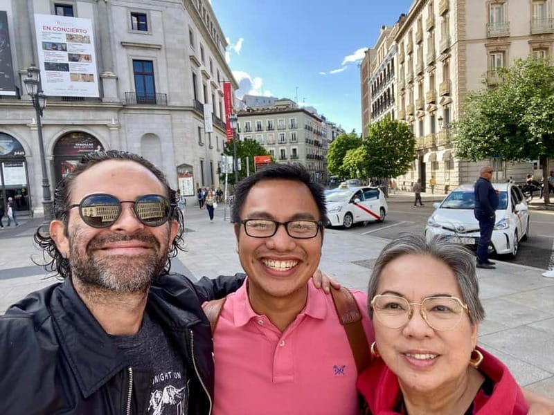 Madrid: Small Group Tour with Tapas & Drinks - Why this Madrid food walk works