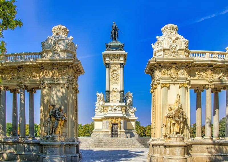 Madrid: Small Group Tour with Tapas & Drinks - The 45-minute tapas break