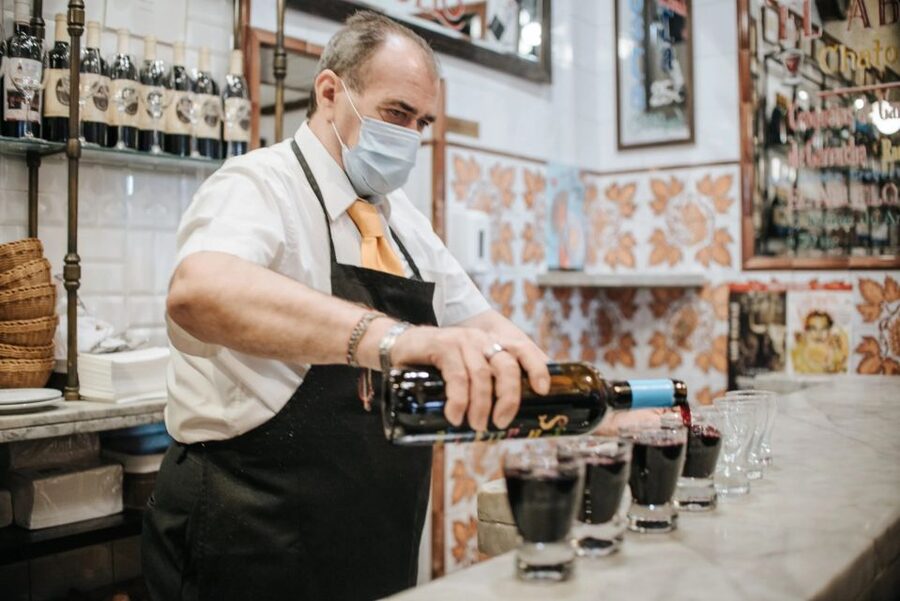 Madrid: Spanish Tapas Tour - Who should book this experience?