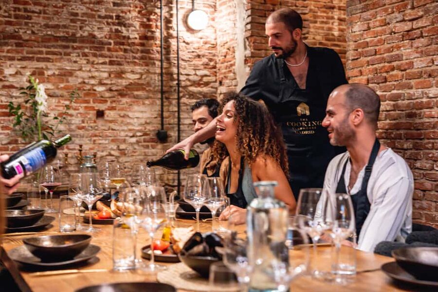 Madrid: Tapas Cooking Class with bottomless Wine Pairing - Key Details at a Glance