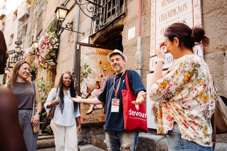 Madrid: Tapas, Taverns & History Tour - The La Latina Express option