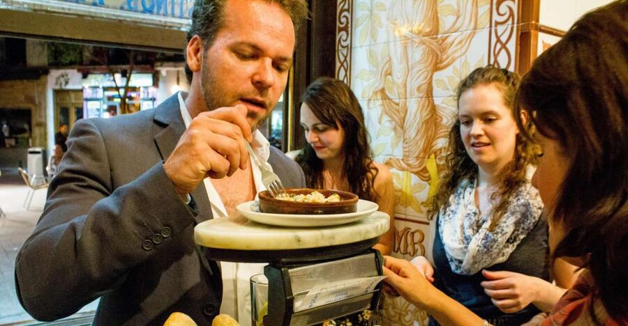 Madrid: Tapas & Wine Tasting Tour with Local Guide - The fourth bar and the old Austrias district